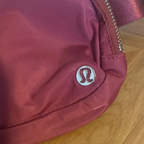 Lululemon Athletica Belt Bag - Picture 2 of 6